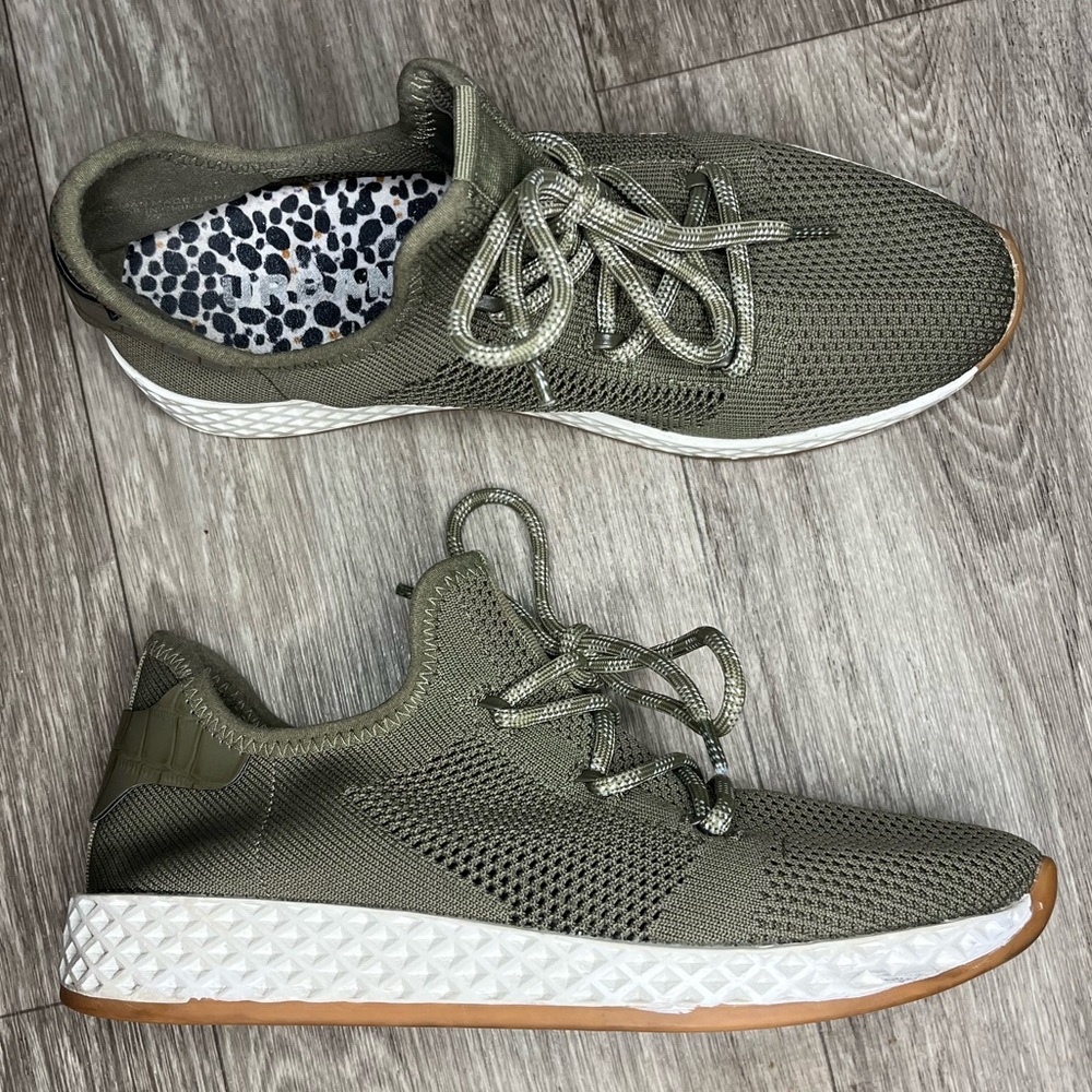 Urban Sport by J/Slides Olive Green Knit Sneakers – Size 7 🖤